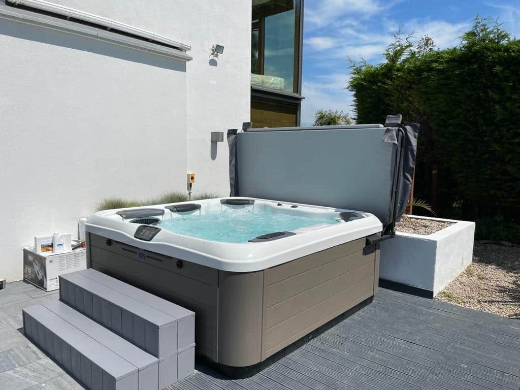 patio hot tub