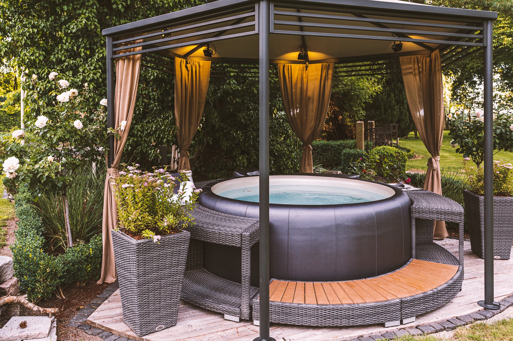 holiday home softub