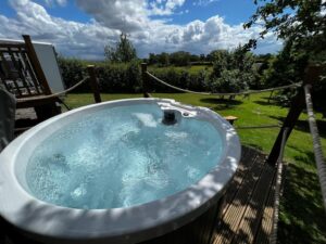 small round hot tub