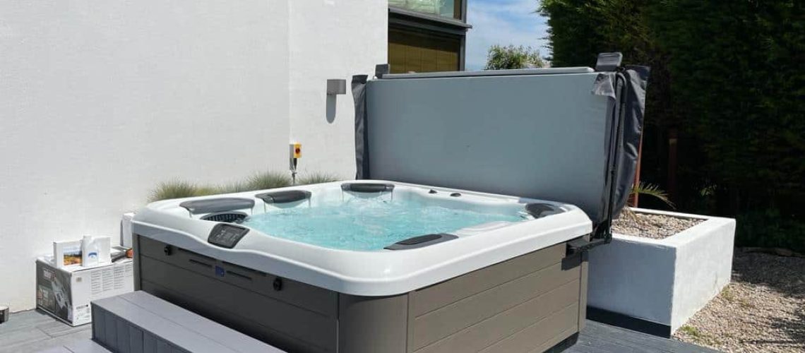 patio hot tub